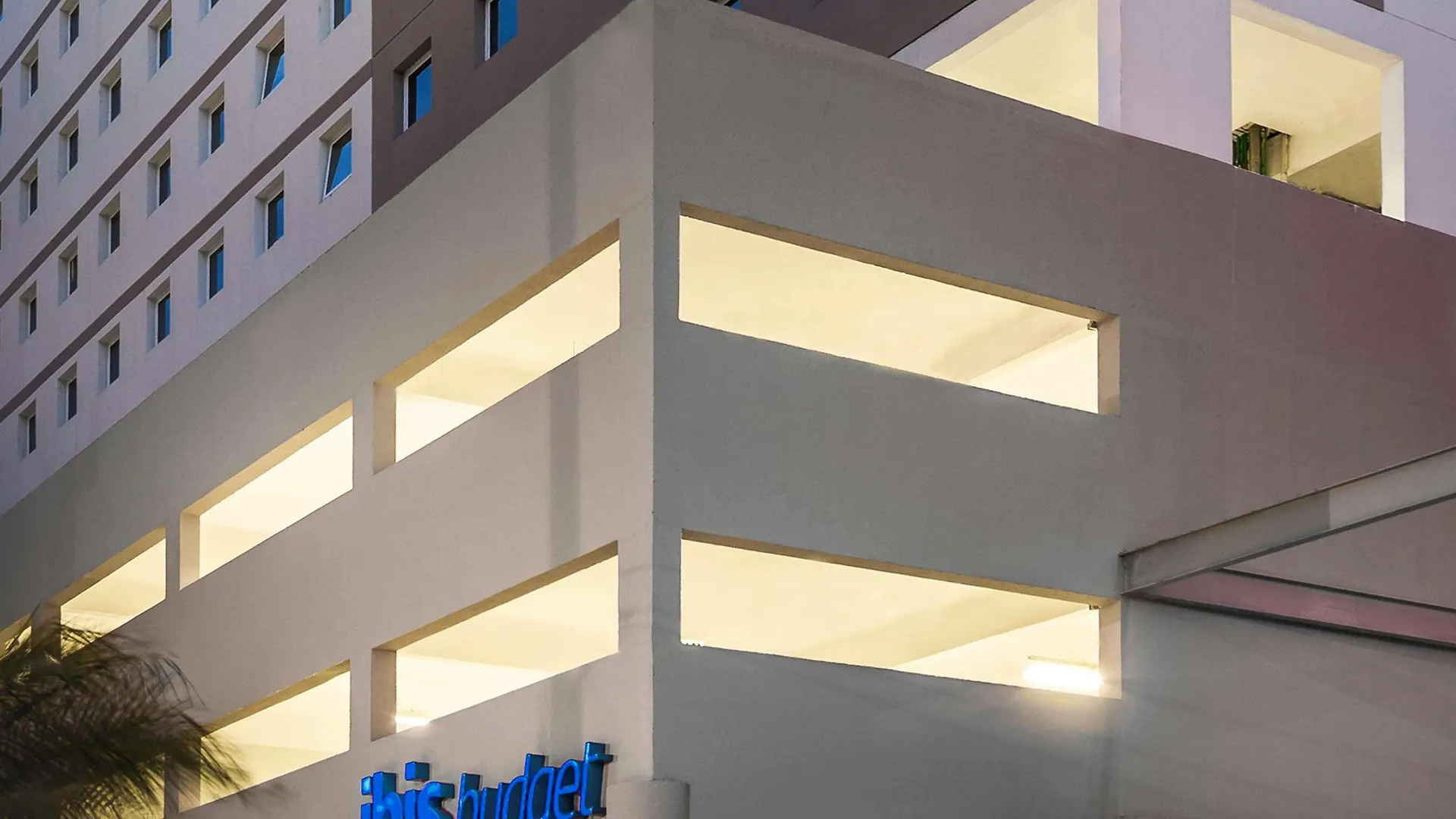 Ibis Budget Porto Alegre 2*,  Brasil