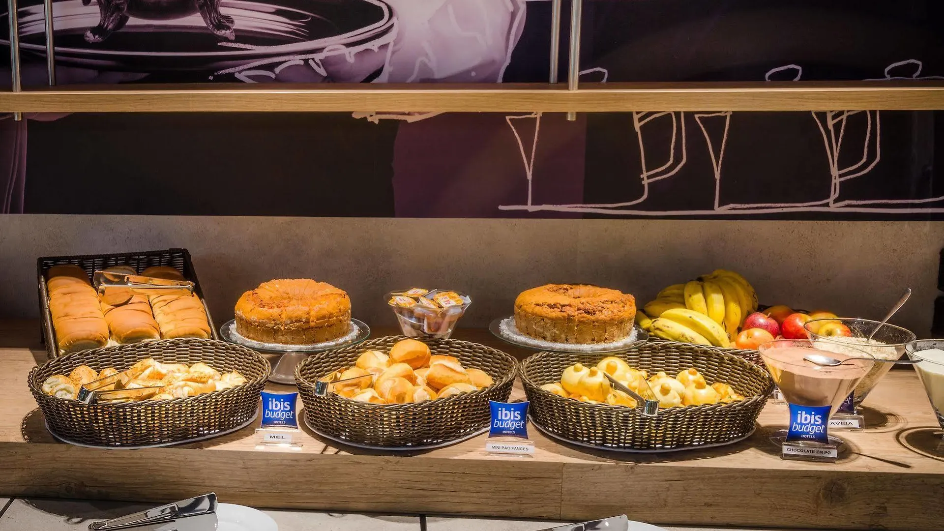 Ibis Budget Porto Alegre 2*,